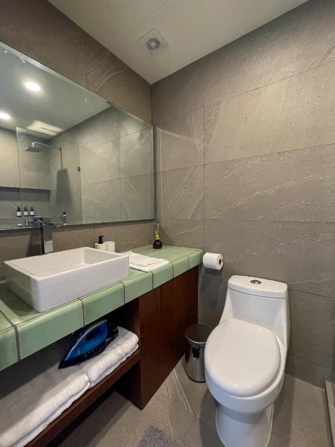 Ocean View 2 Bedroom Apartment In Punta Cocos - D201 홀박스아일랜드 외부 사진